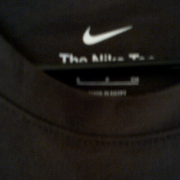 NEW NIKE SPORTSWEAR "Bulldog on Swoosh Tee" MEN'S BROWN T-SHIRT SMALL HV4139-237 - Picture 3 of 6